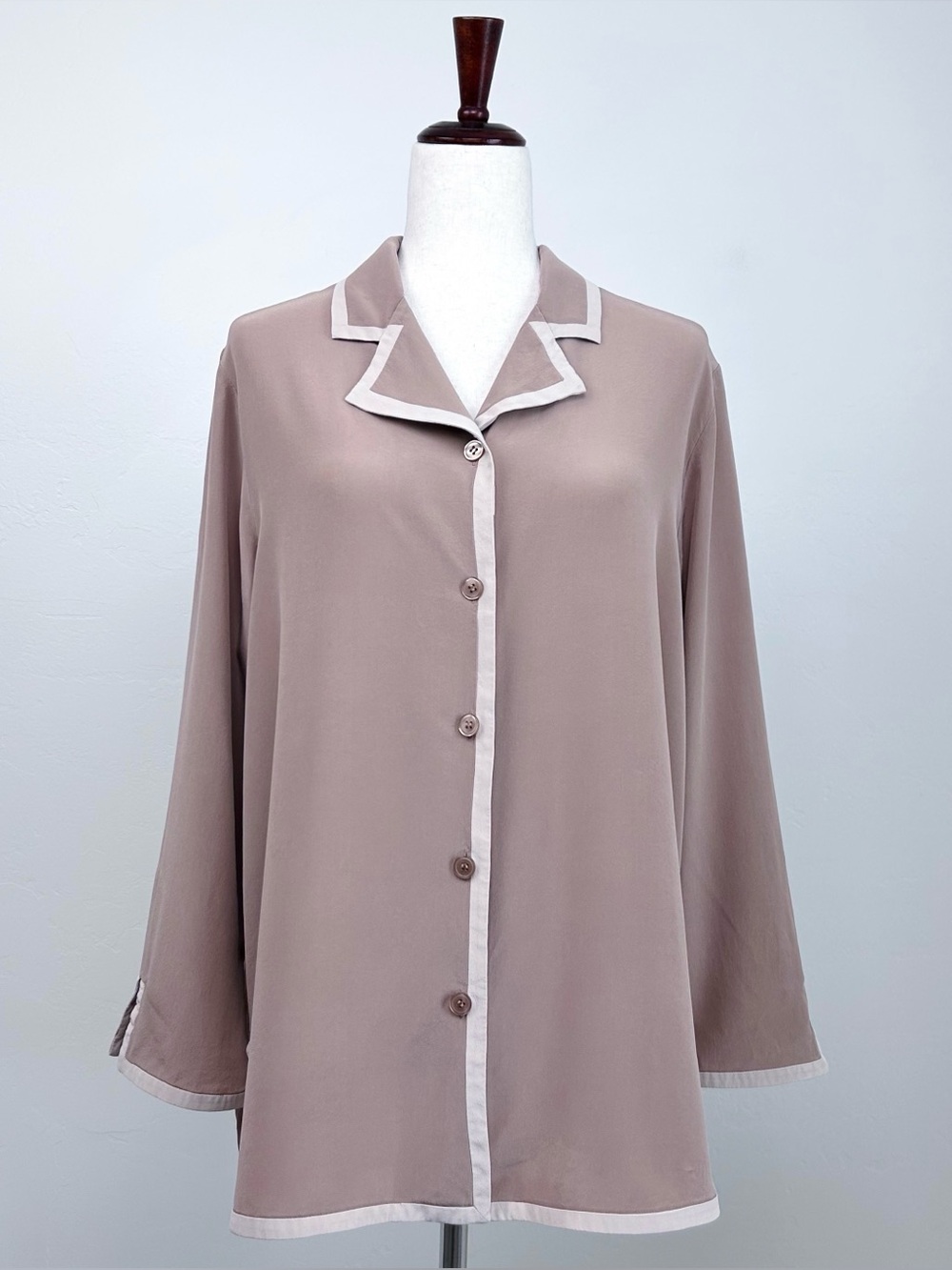 Diane Von Furstenberg Vintage 100% Silk Latte Brown Button-Up Blouse MEDIUM